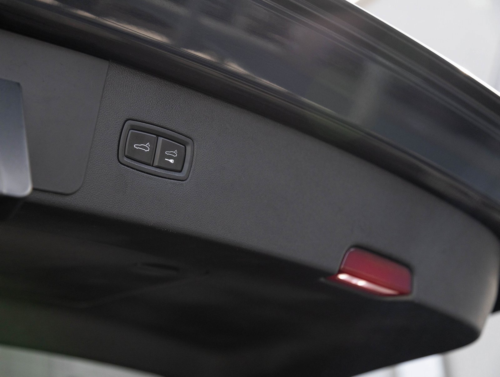 Used 2022 Porsche Cayenne Platinum Edition image 31