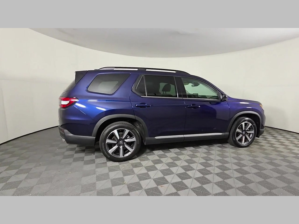 Used 2025 Honda Pilot Touring image 37