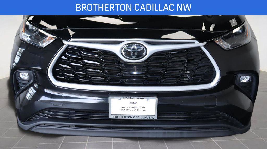 Used 2023 Toyota Highlander XLE image 11