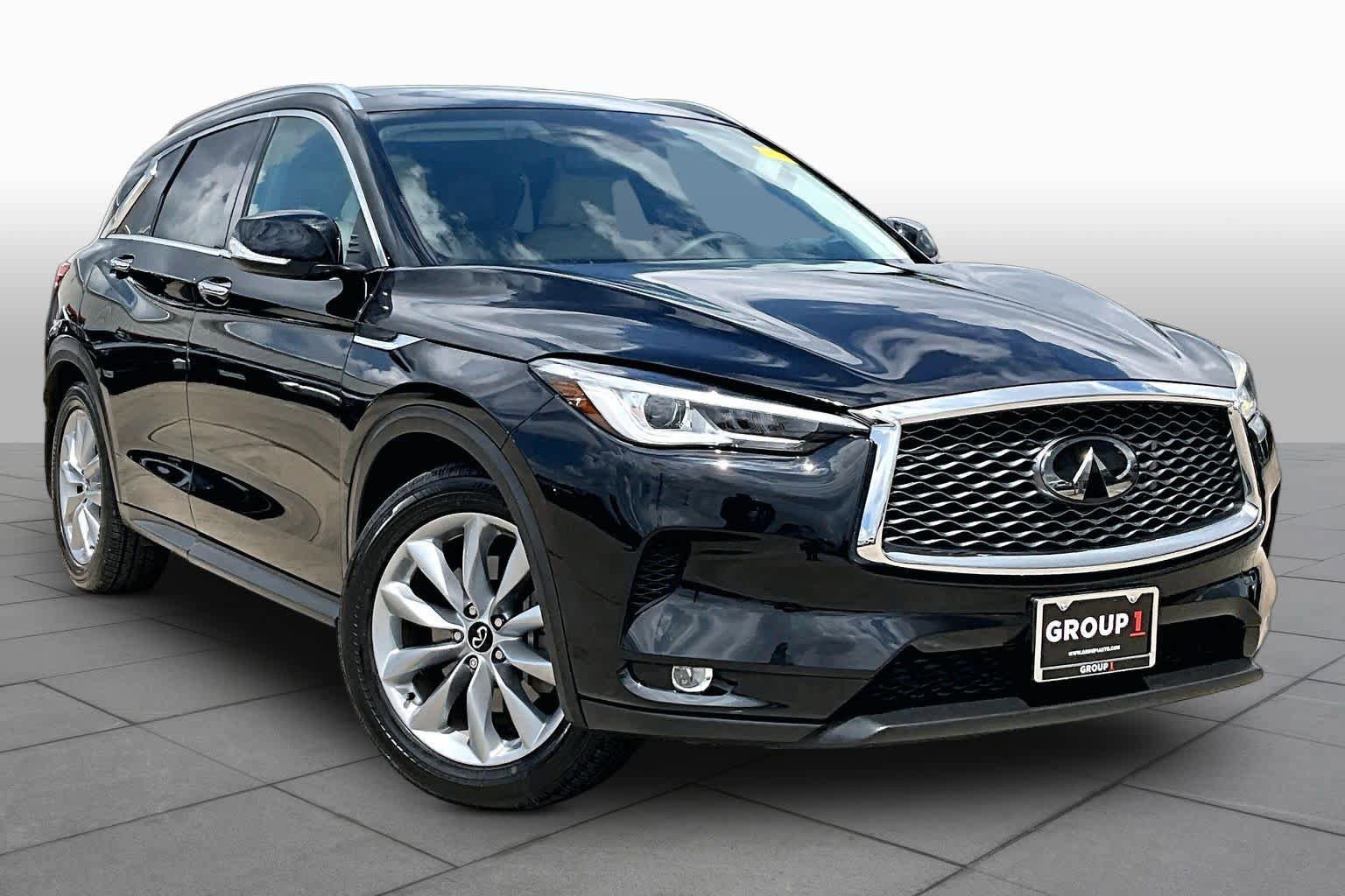 Used 2020 INFINITI QX50 Luxe w/ Navigation Package FWD image 3