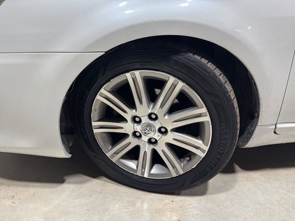 Used 2008 Toyota Avalon Limited image 2
