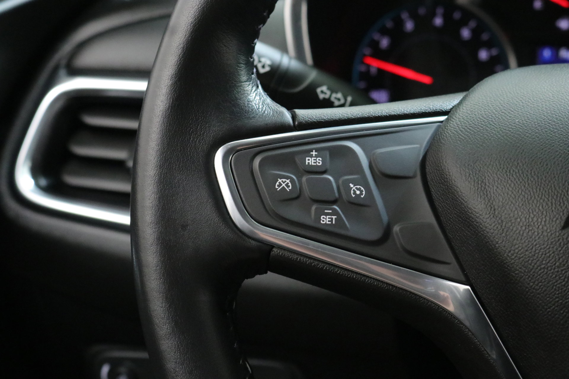 Used 2019 Chevrolet Equinox LT image 13