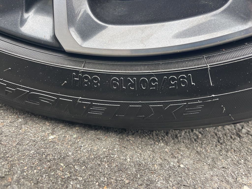 Used 2024 Toyota Prius XLE image 29