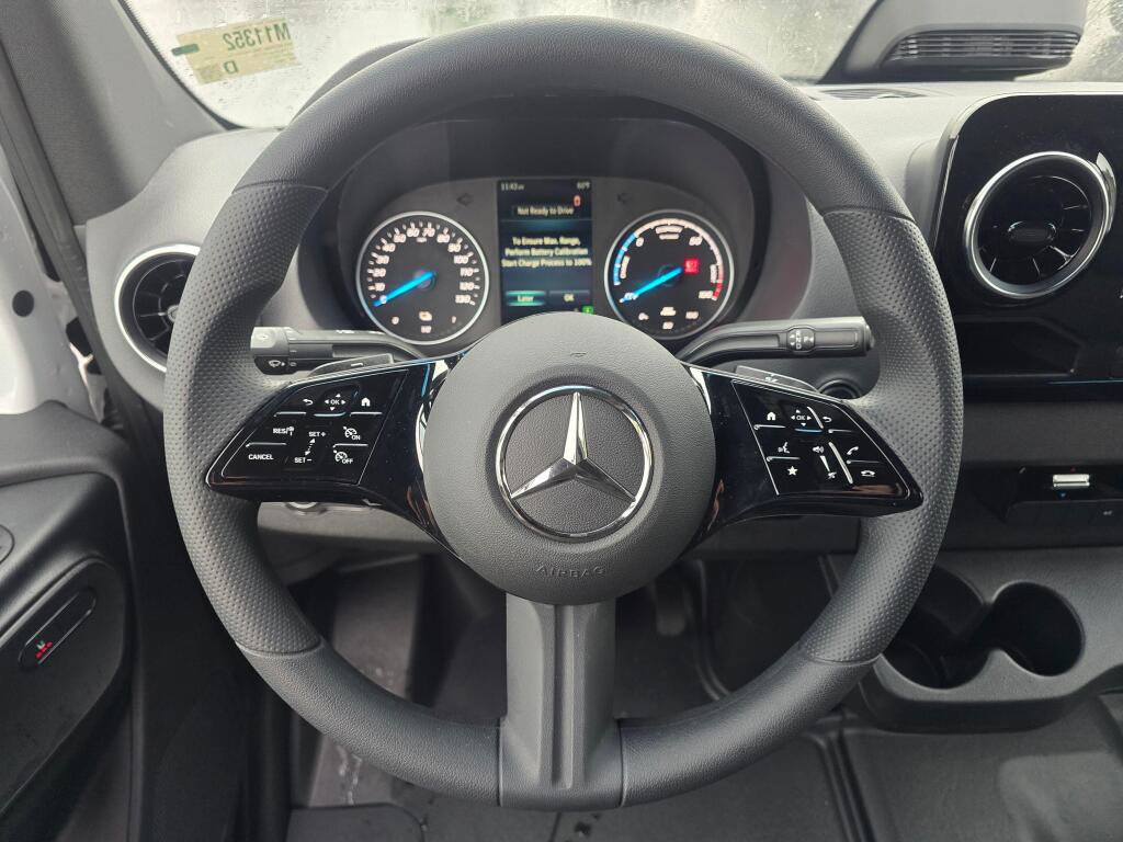 New 2025 Mercedes-Benz eSprinter 170 Cargo image 33
