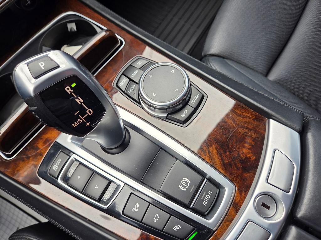 Used 2015 BMW 740Li image 33