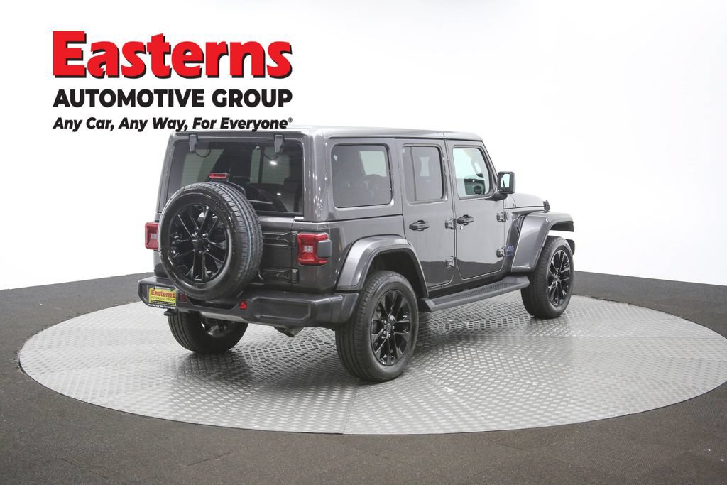 Used 2025 Jeep Wrangler Unlimited Sahara AWD/4WD image 36