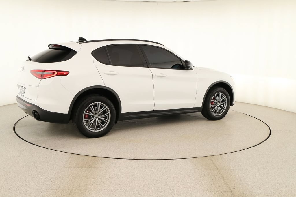 Used 2023 Alfa Romeo Stelvio Sprint RWD image 7