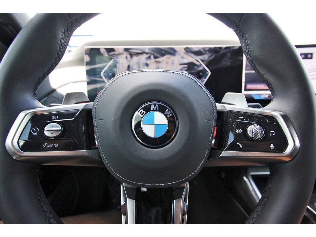 Used 2025 BMW 740i image 14