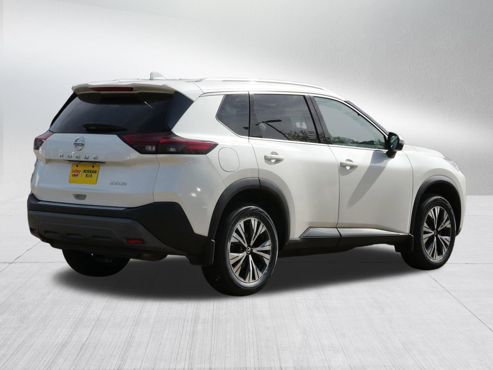 Certified 2021 Nissan Rogue SV w/ Premium Package AWD/4WD image 7