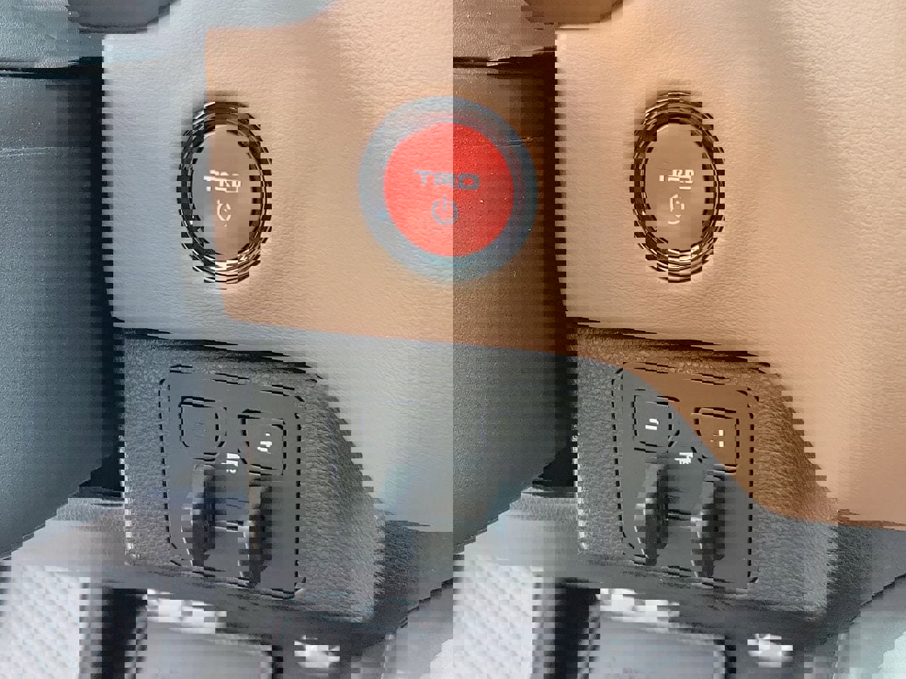 Used 2025 Toyota Tundra 1794 Edition image 29