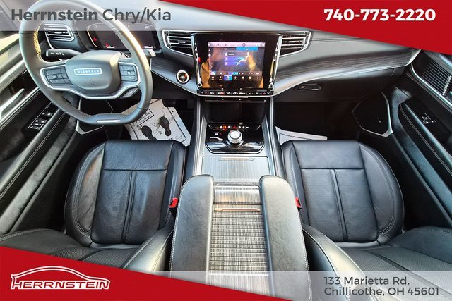 Used 2024 Jeep Wagoneer L Series II w/ Flexible Seating Group image 13