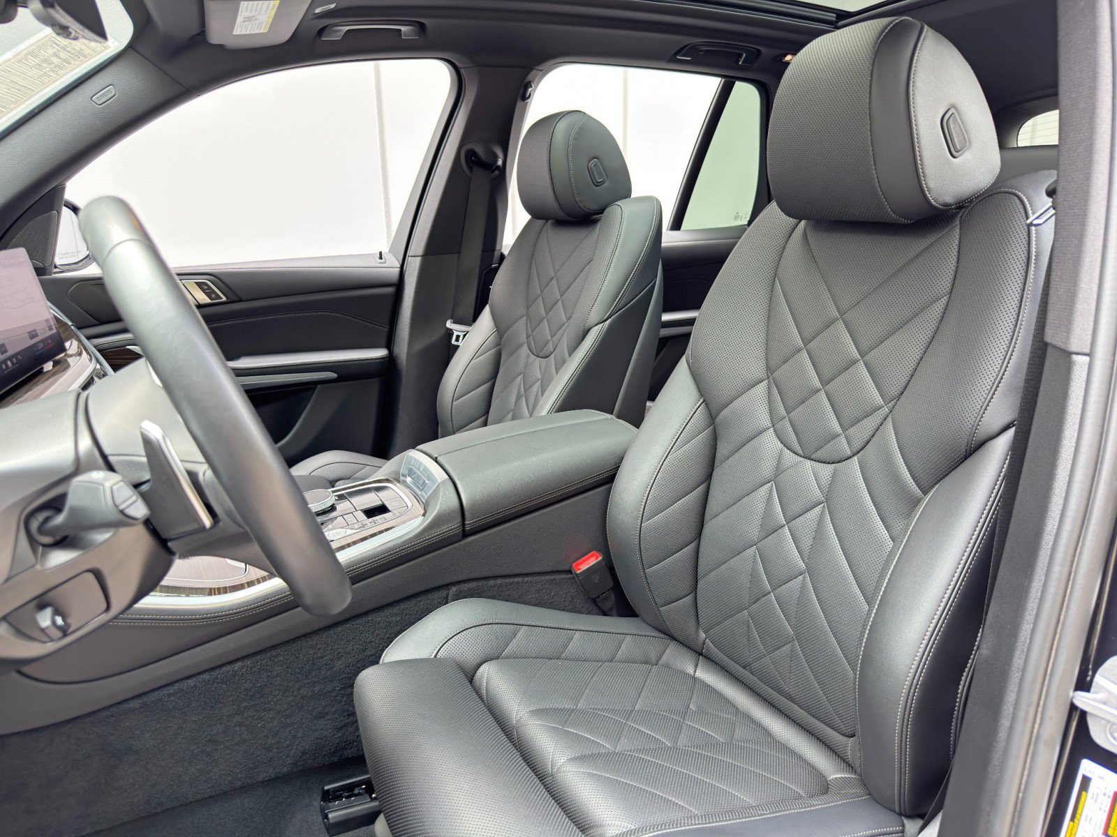 Used 2024 BMW X5 sDrive40i w/ M Sport Package RWD image 44