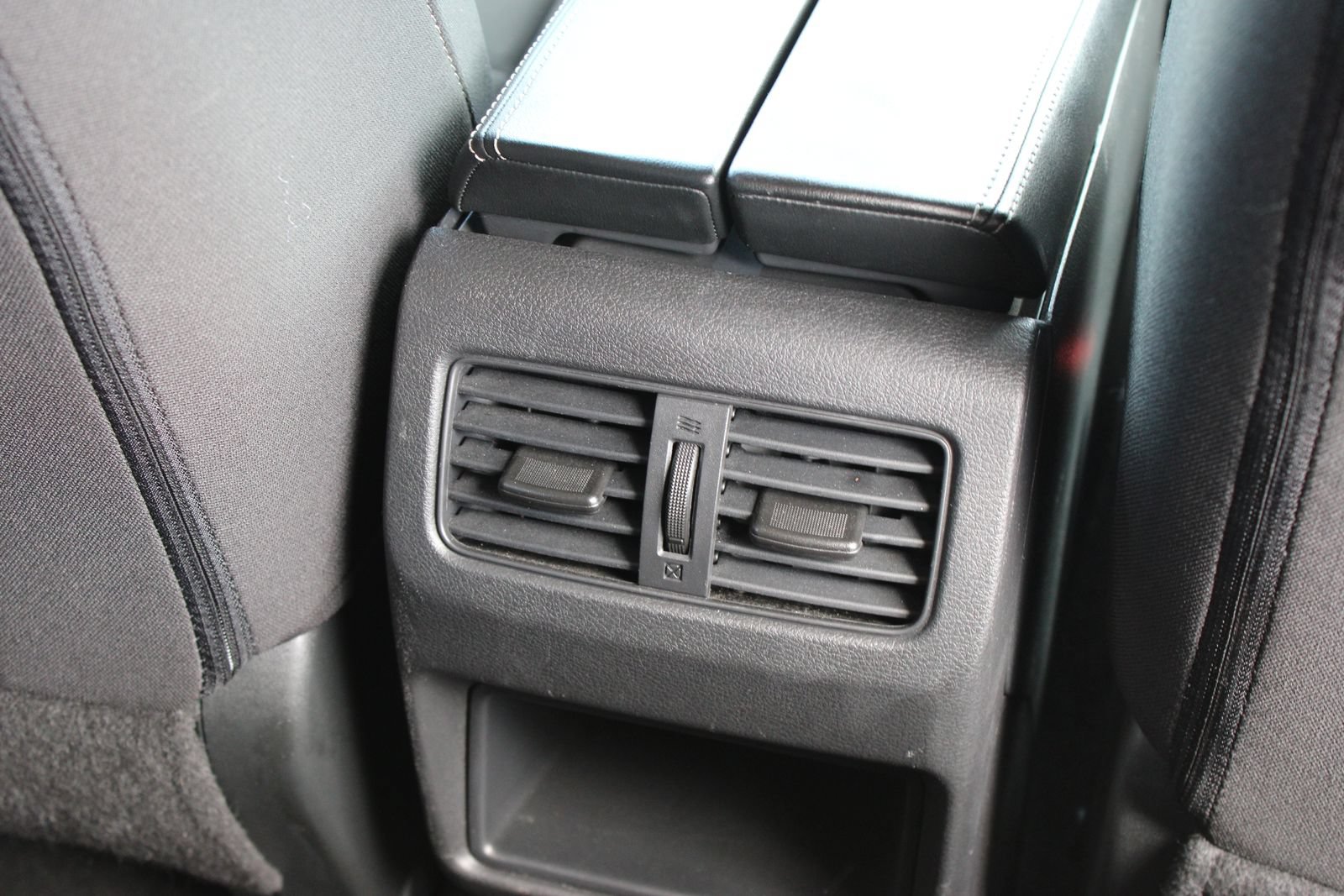 Used 2024 Nissan Rogue S FWD image 25