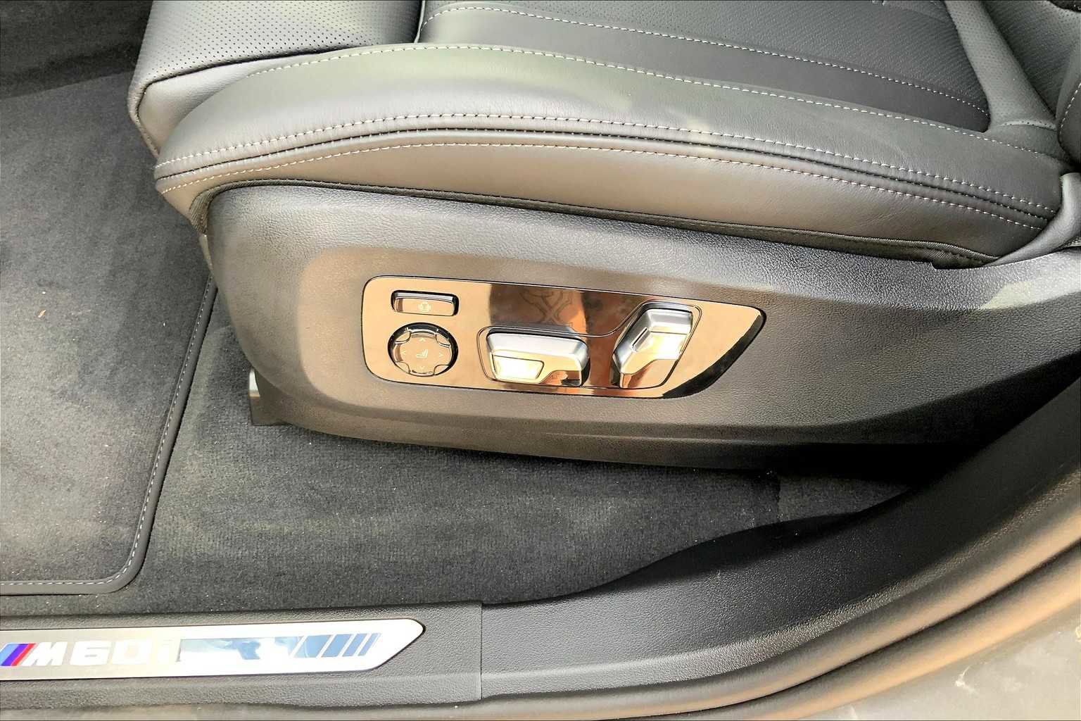 New 2026 BMW X7 M60i image 16