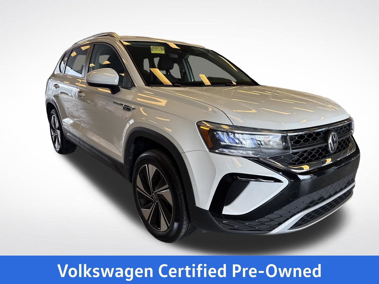 Certified 2024 Volkswagen Taos SE image 8