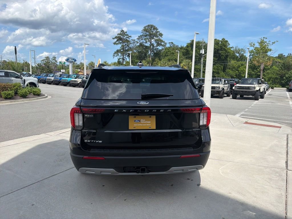 Used 2025 Ford Explorer Active w/ Active Comfort Package RWD image 6