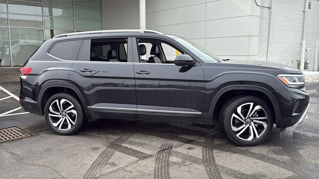 Used 2023 Volkswagen Atlas SEL image 2