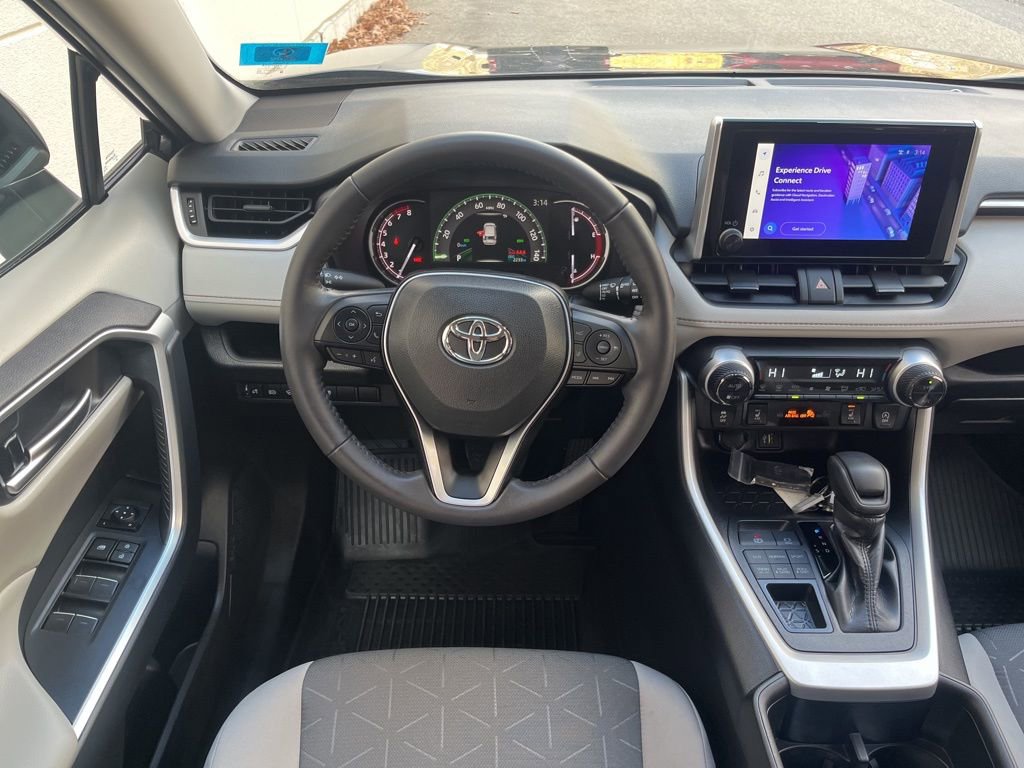 Used 2025 Toyota RAV4 XLE image 15