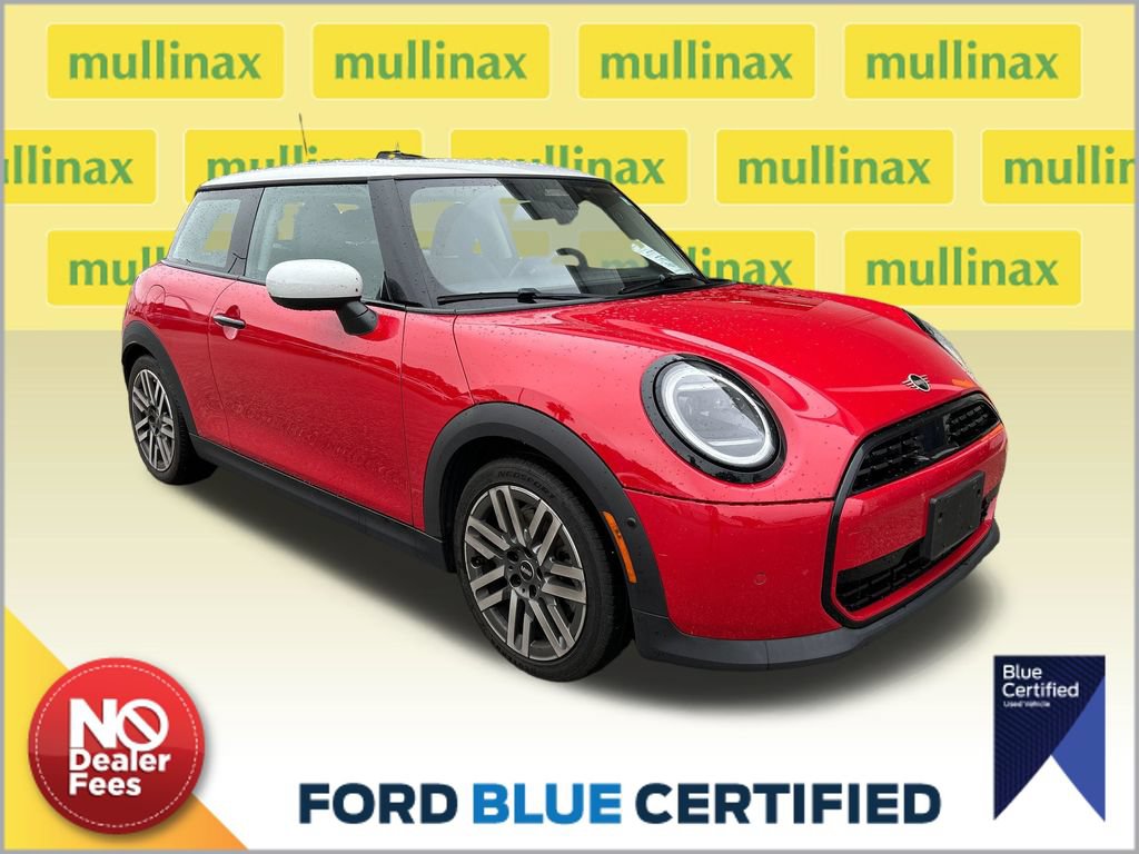 Used 2025 MINI Cooper 2-Door Hardtop FWD image 1