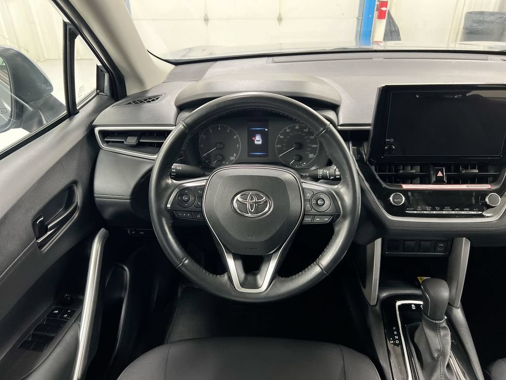 Used 2023 Toyota Corolla Cross LE FWD image 11