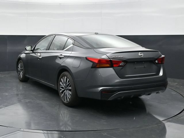 Used 2025 Nissan Altima 2.5 SV FWD image 8