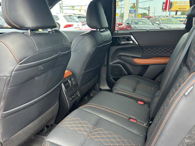 Used 2024 Mitsubishi Outlander SEL image 12