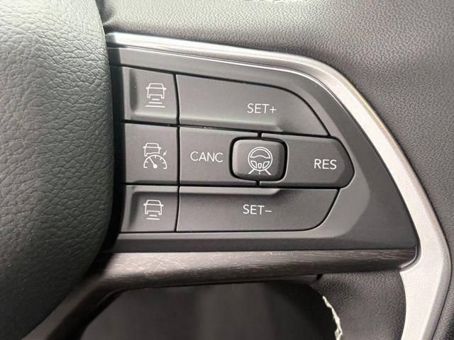 New 2026 Jeep Grand Cherokee Altitude AWD/4WD image 18