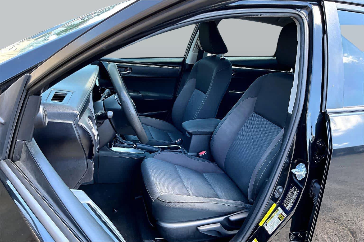 Used 2018 Toyota Corolla LE FWD image 10