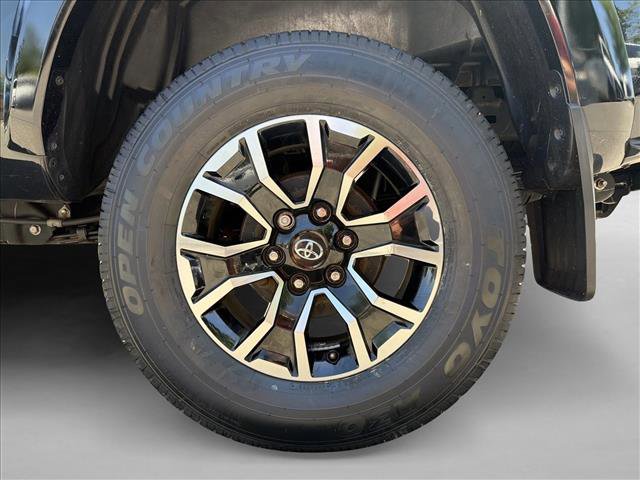 Used 2023 Toyota Tacoma TRD Sport w/ Technology Package AWD/4WD image 9