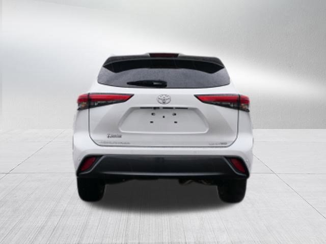 Used 2022 Toyota Highlander Limited image 4