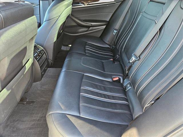 Used 2018 BMW 530e xDrive w/ Premium Package 2 image 17