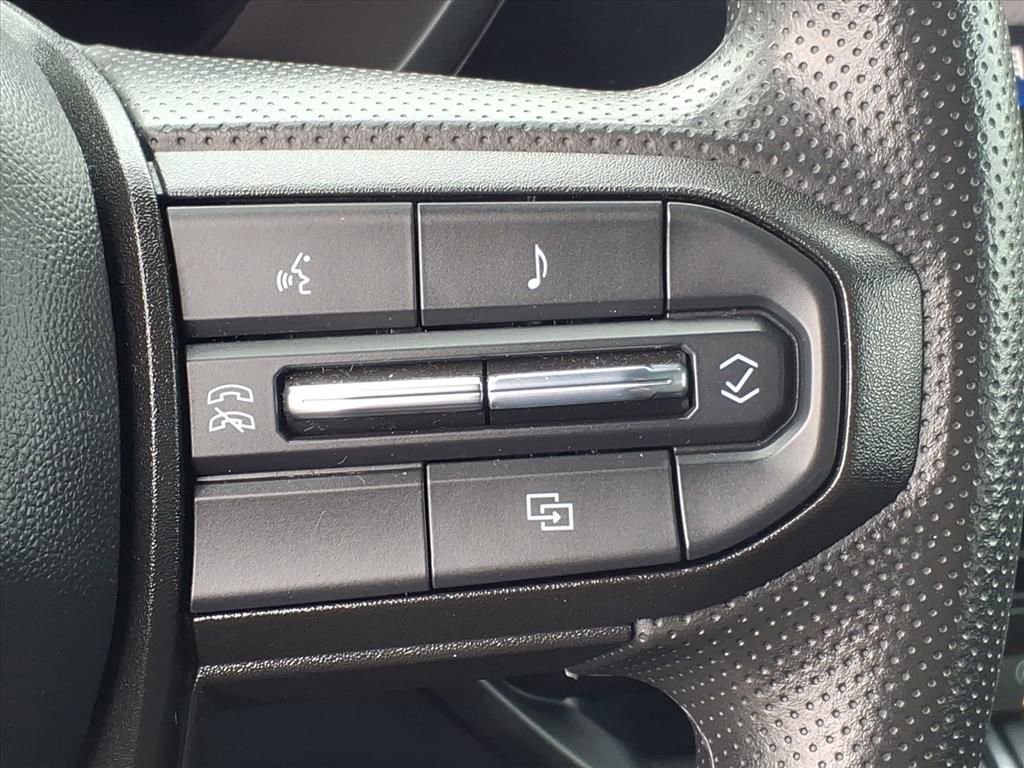 Used 2023 Chevrolet Colorado W/T RWD image 10