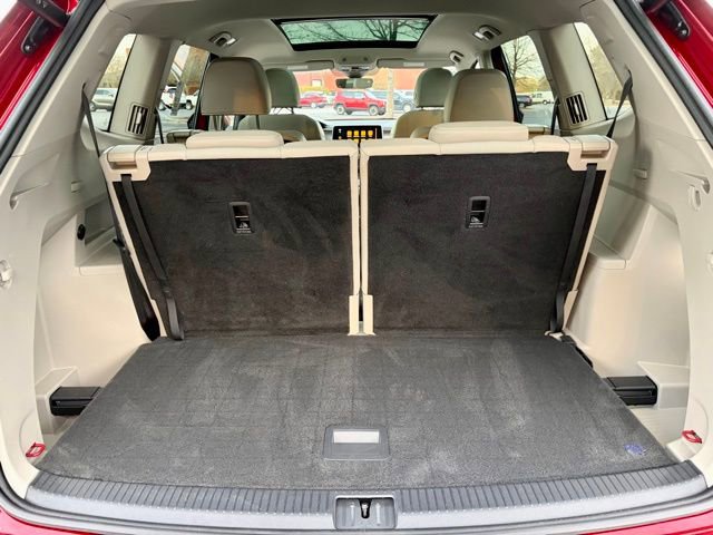 Used 2025 Volkswagen Atlas SEL Premium R-Line image 17