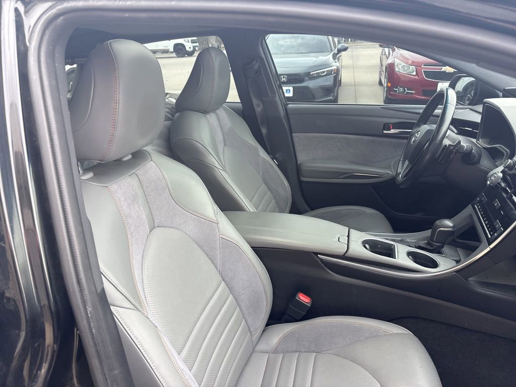 Used 2019 Toyota Avalon XSE w/ Protection Package FWD image 28