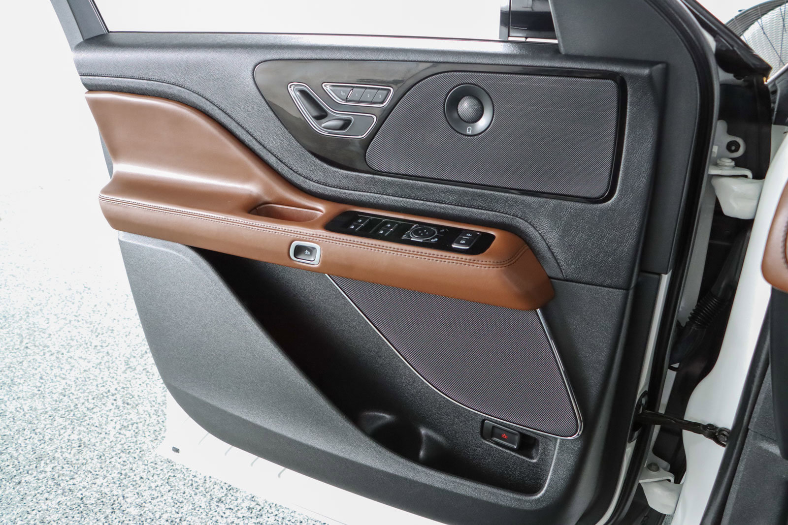 Used 2023 Lincoln Aviator Reserve w/ Jet Package image 24
