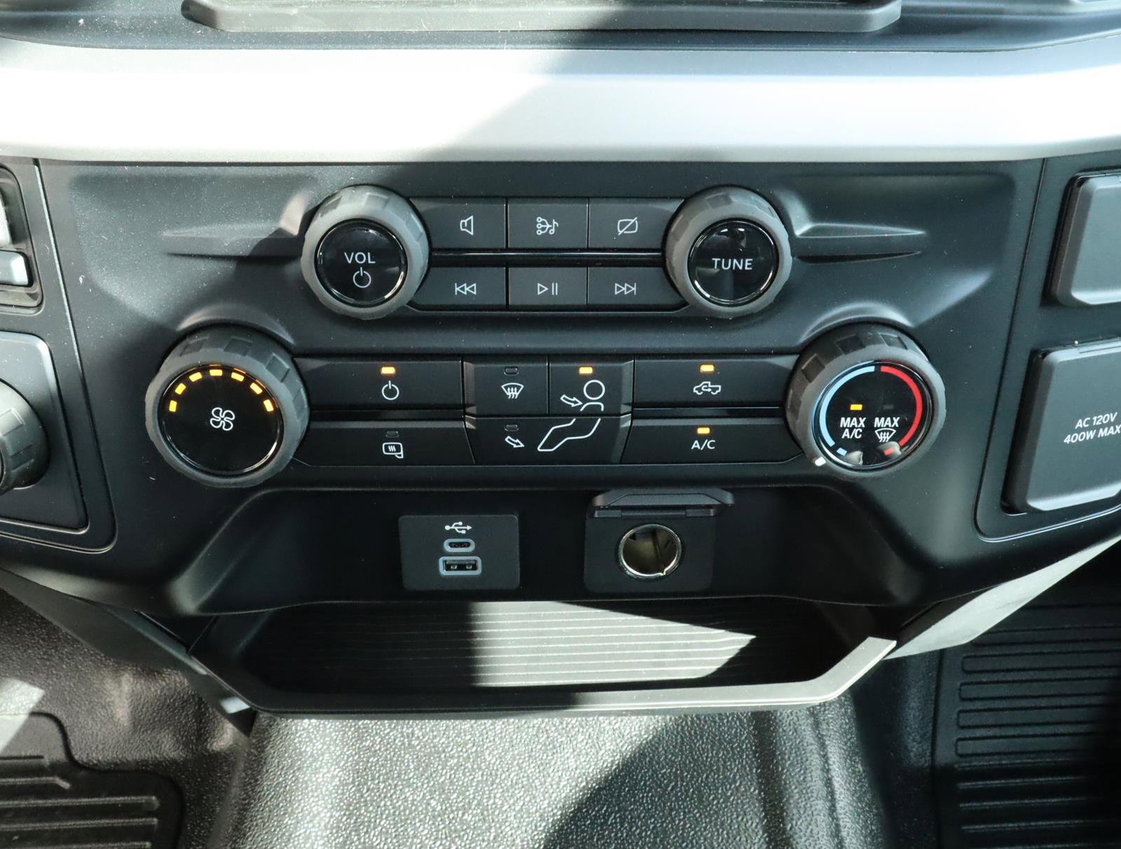 Used 2024 Ford F350 XL w/ XL Chrome Package image 10