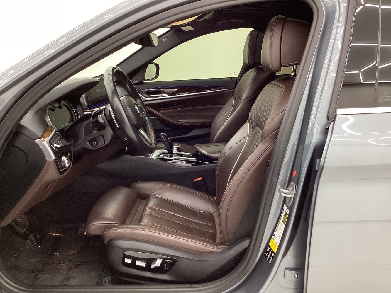 Used 2019 BMW 540i xDrive w/ Convenience Package image 14