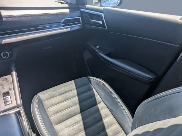 Used 2024 Mitsubishi Outlander SE image 18