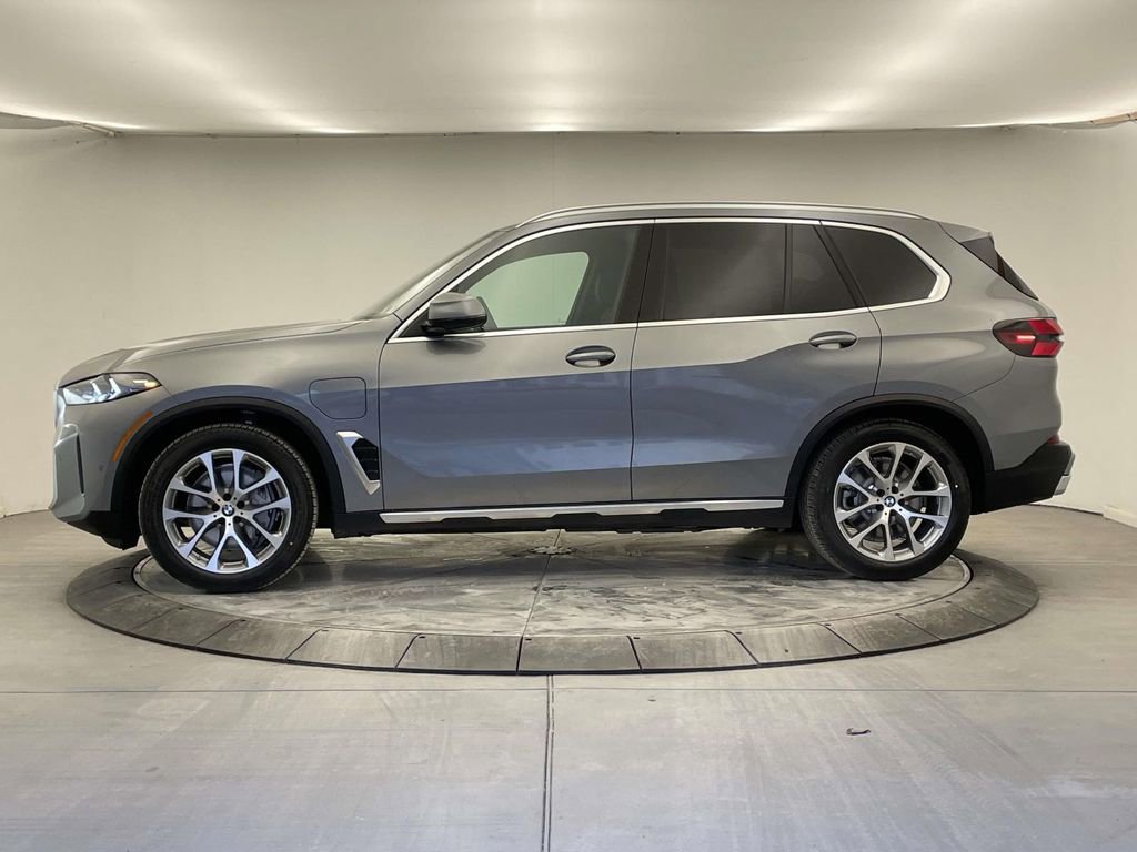 New 2026 BMW X5 xDrive50e AWD/4WD image 2