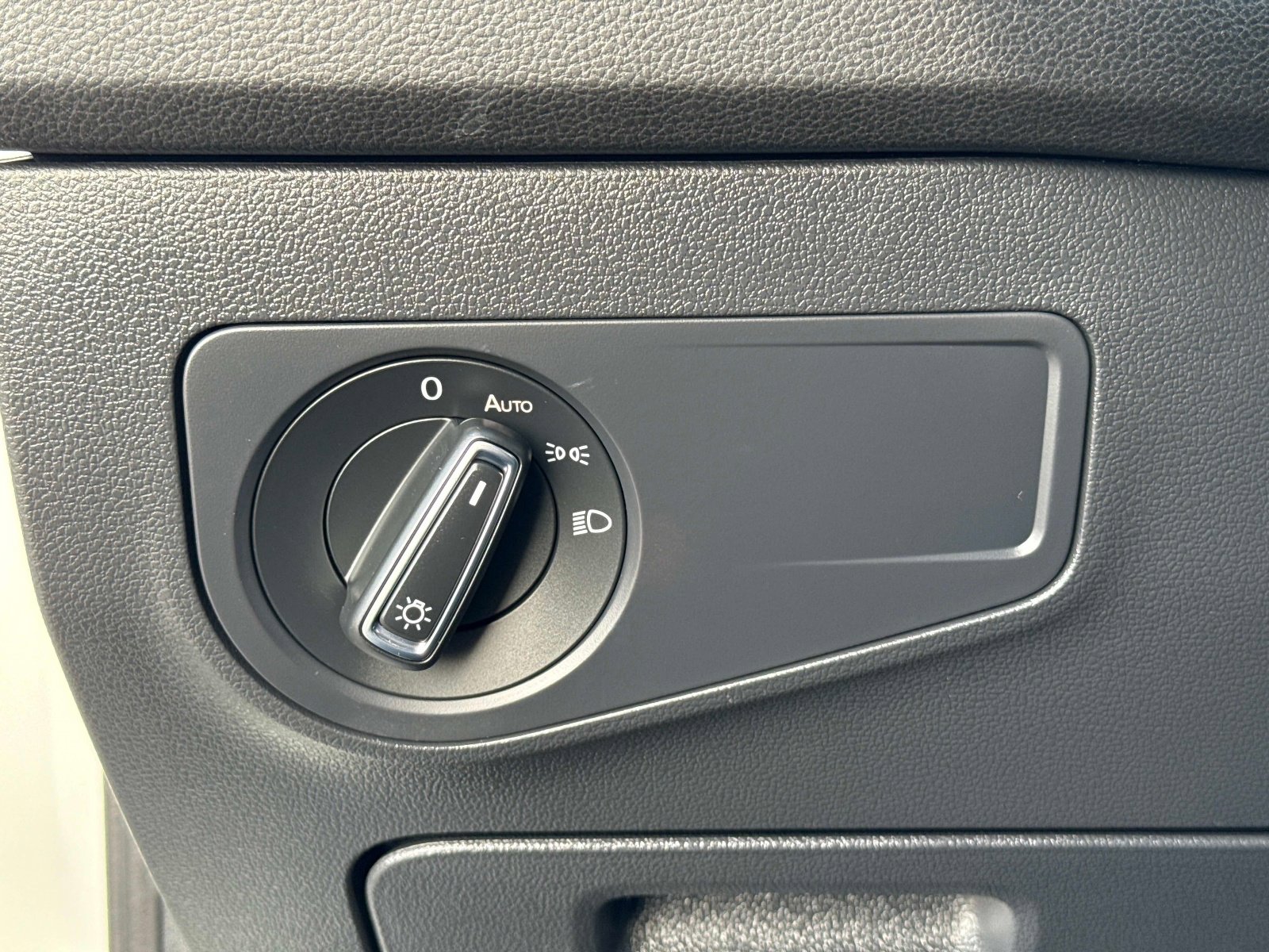 Used 2024 Volkswagen Tiguan Wolfsburg Edition image 32