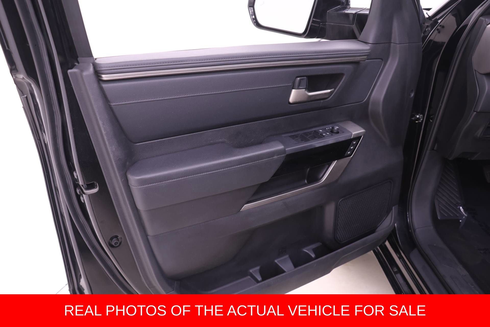 Used 2023 Toyota Tundra Limited AWD/4WD image 9