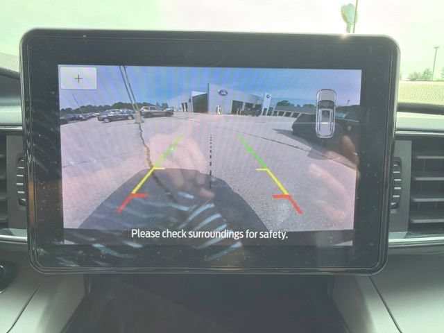 Used 2024 Ford Explorer XLT w/ Equipment Group 202A AWD/4WD image 42