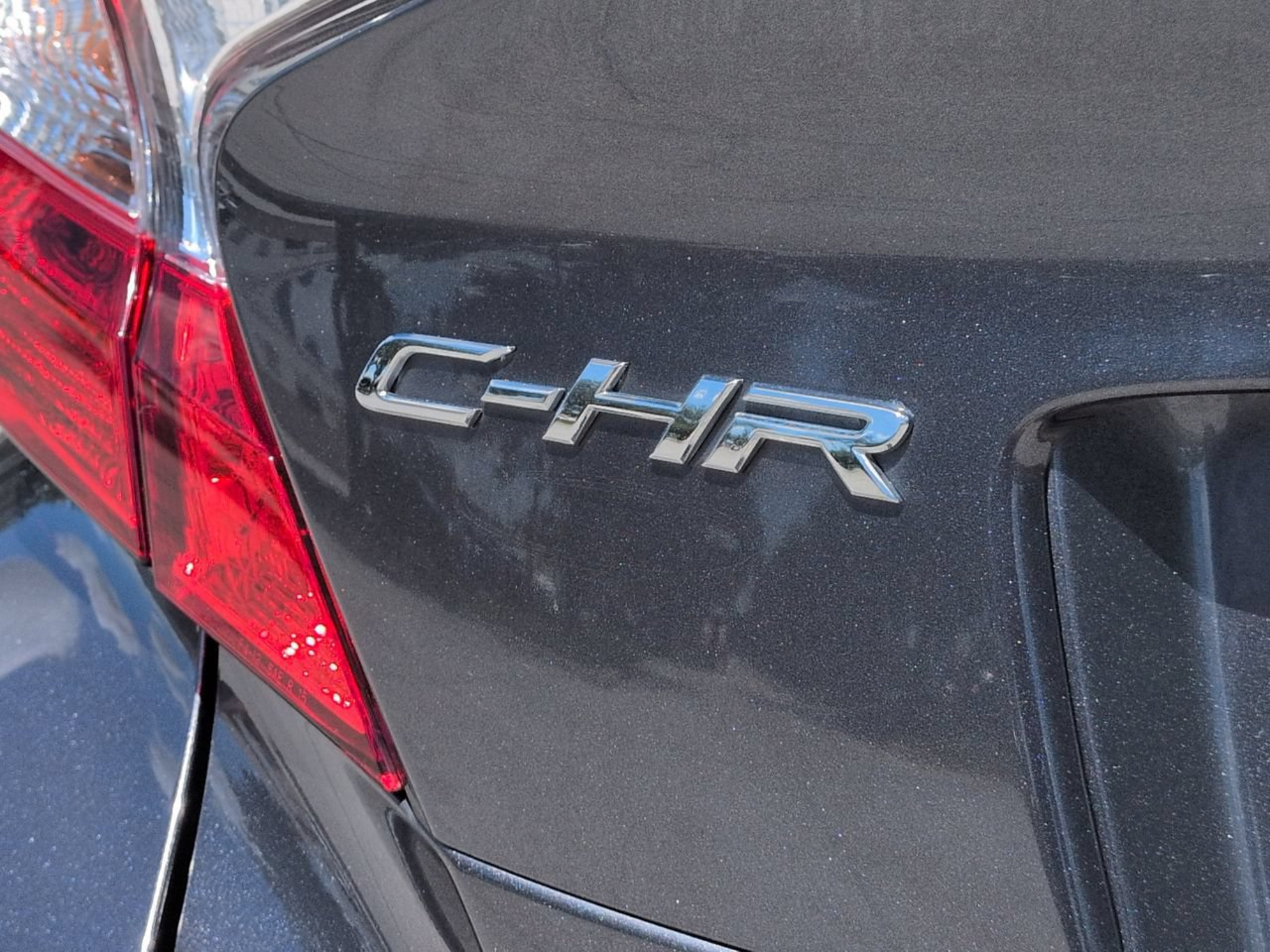 Used 2019 Toyota C-HR XLE FWD image 15