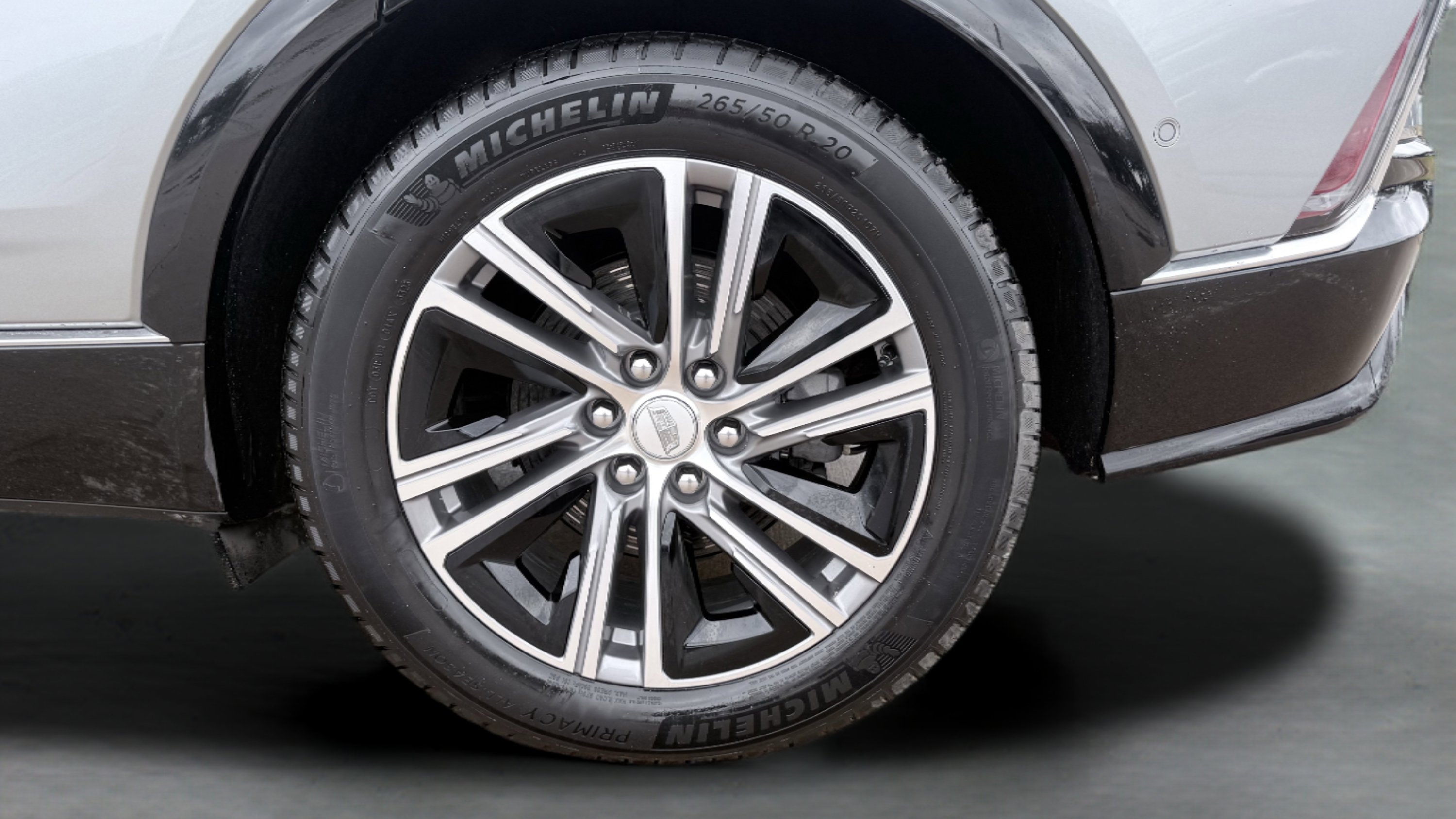 Used 2024 Cadillac Lyriq Luxury image 17