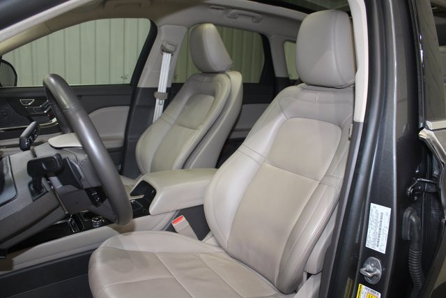 Used 2021 Lincoln Corsair FWD w/ Premium Package image 11