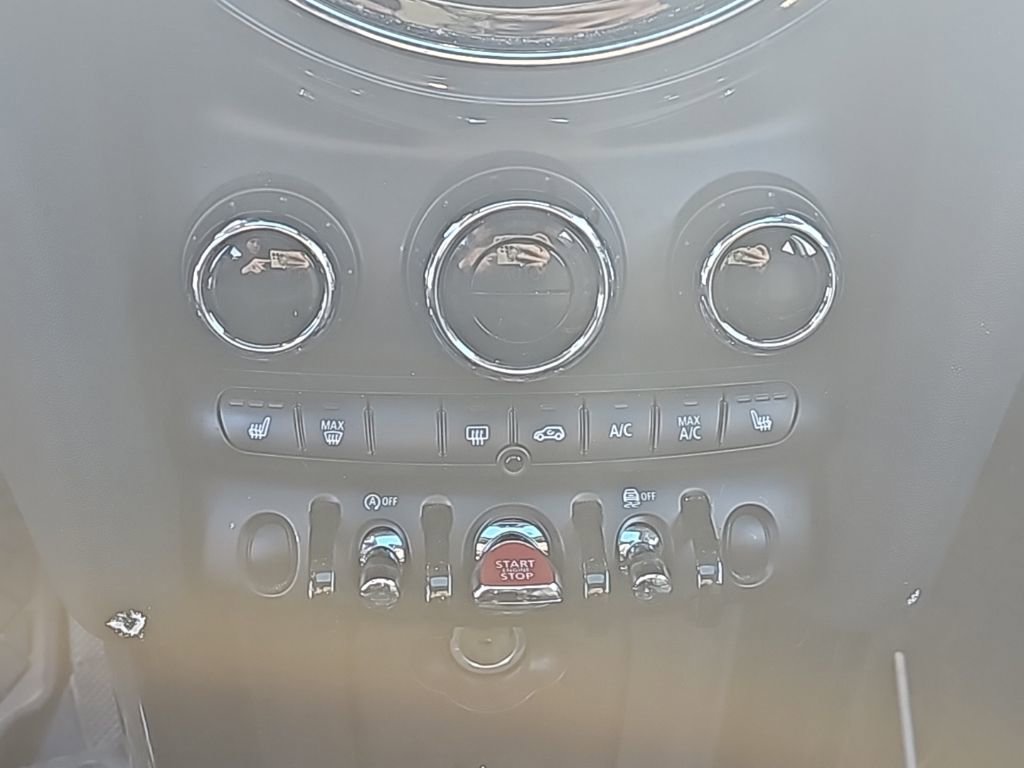 Used 2022 MINI Cooper 2-Door Hardtop w/ Premium Package image 6