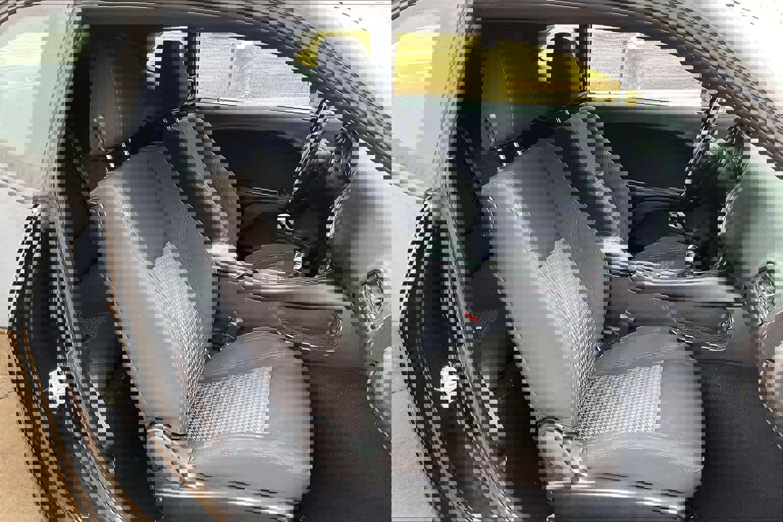 Used 2021 Dodge Challenger SXT w/ Blacktop Package image 8