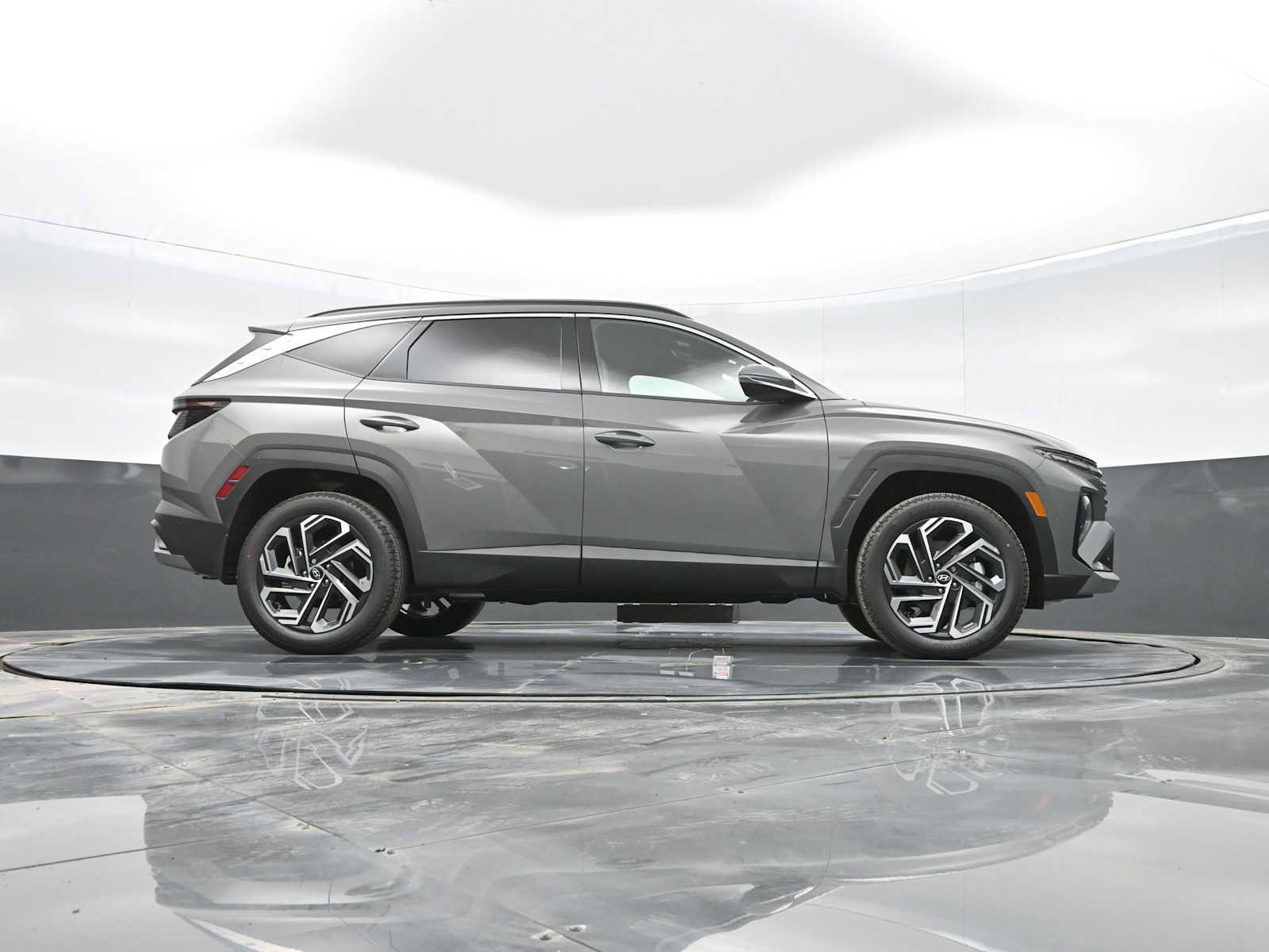 Used 2025 Hyundai Tucson Limited image 31