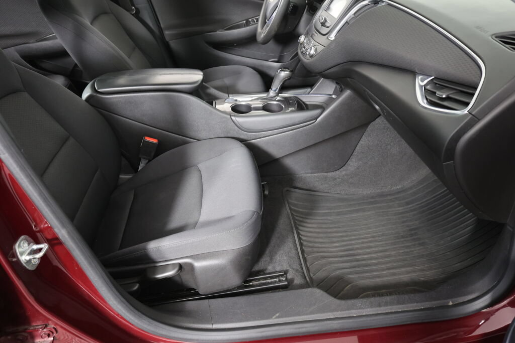 Used 2016 Chevrolet Malibu LT FWD image 26