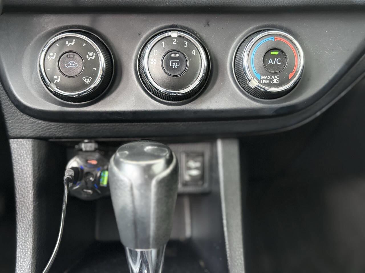 Used 2015 Toyota Corolla L image 19